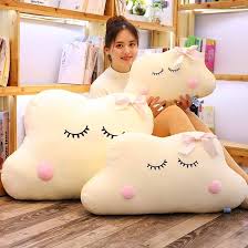 「かわいい雲の抱き枕」